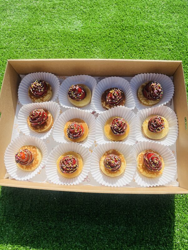 Mini Pancake with Strawberry and Nutella (12pcs) - Image 2